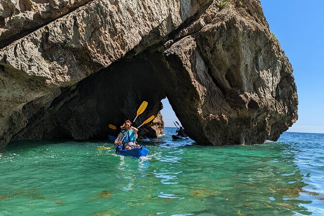 Sesimbra : Guided Kayak Tour in Arrábida Natural Park & Caves - Guides Make the Day: Friendly Energy, Local Stories, Clear Help