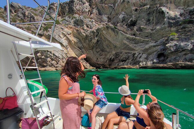 Sesimbra: Private Yacht tour in Arrábida Secret Beaches and Bays - Stop 3: Cabo Espichel for dramatic coastal views