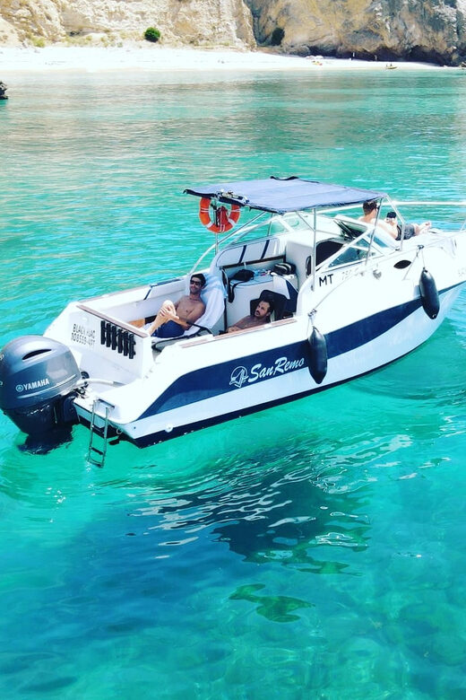Sesimbra: Rote of Wonders/ Private Boat Tour along the cost - What’s included (and why it matters): cheese, wine, and onboard water
