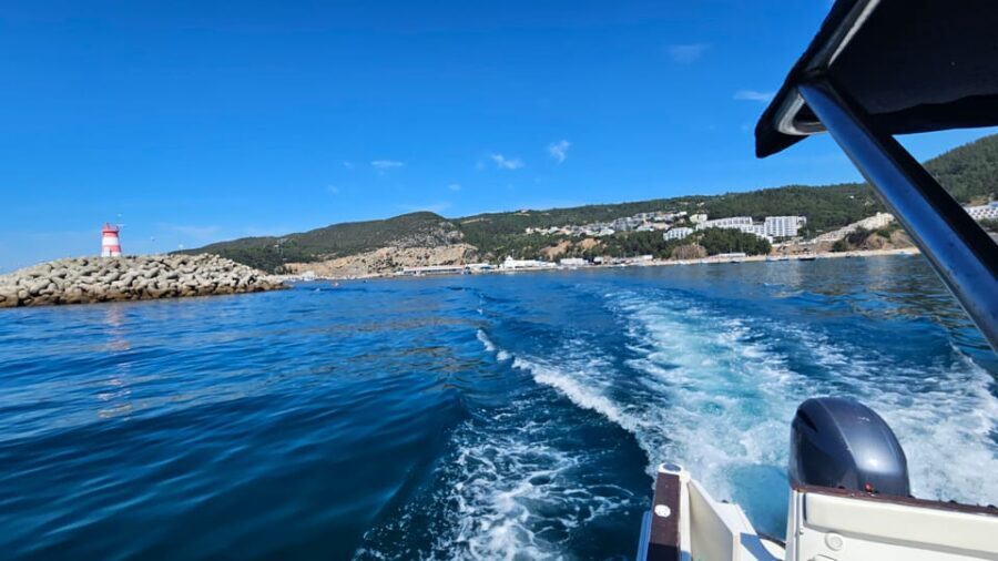 Sesimbra: Rote of Wonders/ Private Boat Tour along the cost - Swimming and sea time: how to plan for the water parts