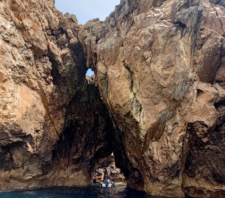 Sesimbra: Sesimbra and Espichel Grotto Tour - The “Bifa” moment at the cape’s feet