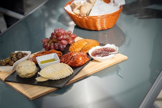 Setúbal: Winery & Fish Market Tasting Tour from Lisbon - Getting the most out of the day (small practical tips)