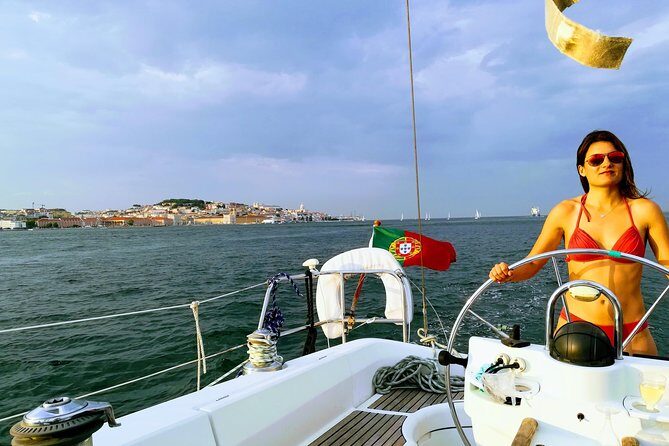 Sight Sailing in Lisbon - Welcome Drink, Wine Tasting, and Portuguese Food On Deck
