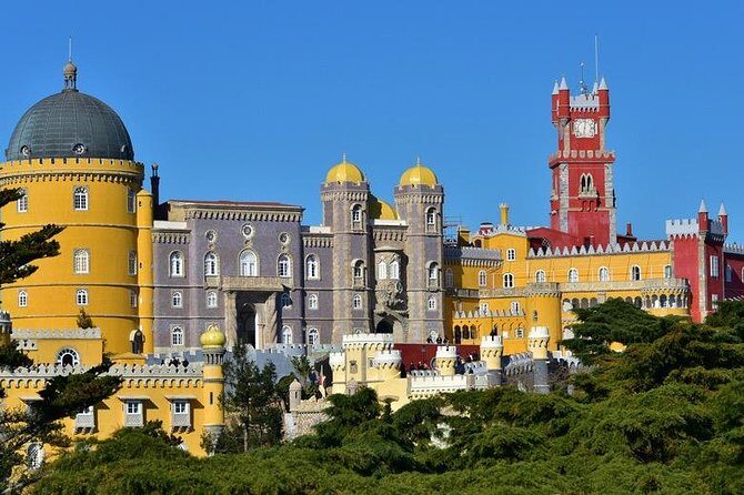 Sintra / Cabo da Roca / Cascais full day all inclusive lunch and entrees - A well-paced Sintra-to-the-sea route