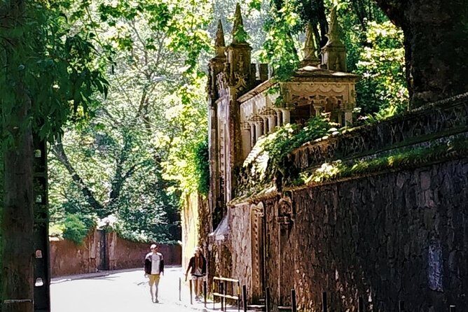Sintra Encantada Private Tour - Village Palace and Pena Palace - The real rhythm: why the short stops still work