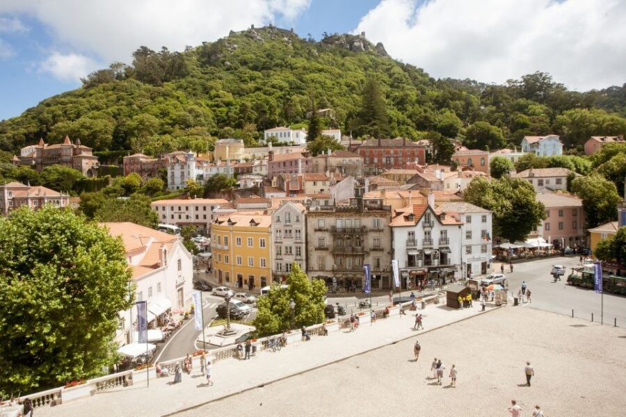 Sintra: Half-Day Tour with Royal Palace Ticket - Getting from Lisbon to Sintra fast, without missing the good stuff