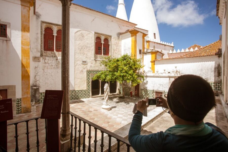 Sintra: Half-Day Tour with Royal Palace Ticket - Languages and the guide style: impressive when it clicks, annoying when it repeats