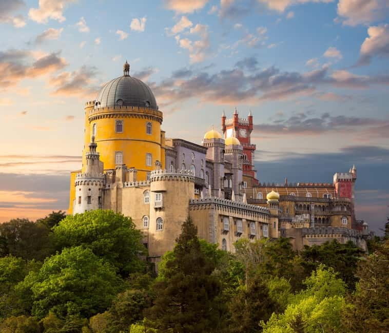 Sintra Hike: Past palaces and hidden paths. - Gino’s Sintra stories in Dutch: why they work on the trail