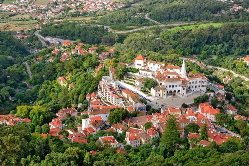 Sintra Hike: Past palaces and hidden paths. - Meeting at Sintra Coffee Lovers and getting ready the right way