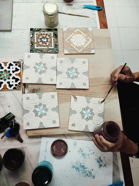 Sintra: Hispanic Moorish Tile Workshop - Choosing motifs and painting with colored glazes