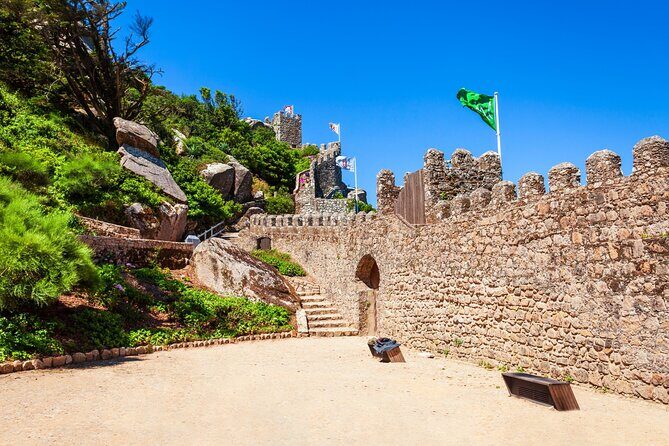 Sintra: Moorish Castle Entrance E-Ticket with Audio Guide - Timing at the Moorish Castle: opening hours and queue realities