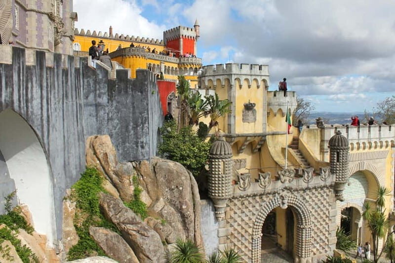 Sintra: Pena, Regaleira, Cabo da Roca & Cascais Private tour - Quick hits before you go