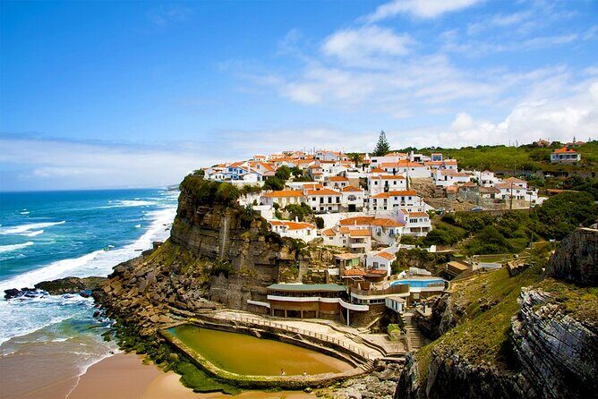 Sintra Private Convertible Wine Tour 2/3 Pax - Sintra Village Lunch Time in the UNESCO Historic Center