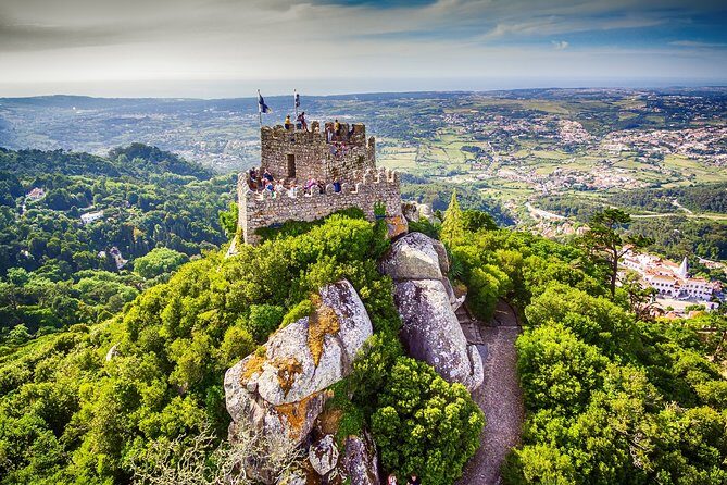 Sintra Tour with Pena Palace and Monserrate Palace- Private Tour - Historic Center lunch break and Travesseiros de Sintra