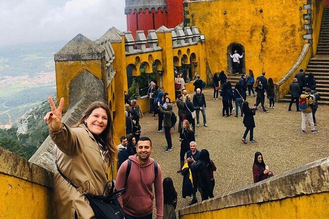 Sintra Tour with Pena Palace, Moorish Castle and Regaleira - Private - The historic center of Sintra: your lunch break with direction