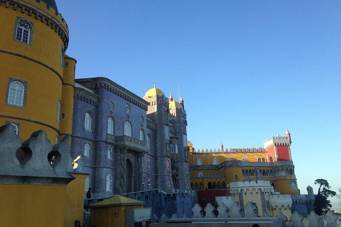Sintra with a Local - HALF DAY -Pena & Regaleira & Cabo da Roca - Meeting point and pickup flow: getting in and out cleanly