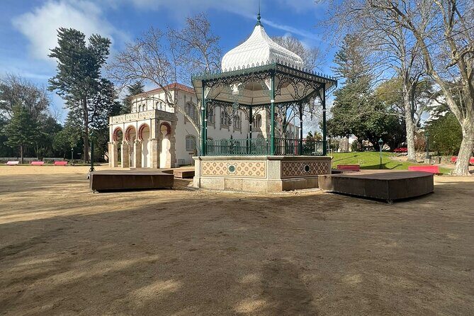 Skip the Lines & Sip the Wines: Évora’s Ultimate Walking Tour! - Évora Cathedral and Rua 5 de Outubro: big scale plus Alentejo crafts