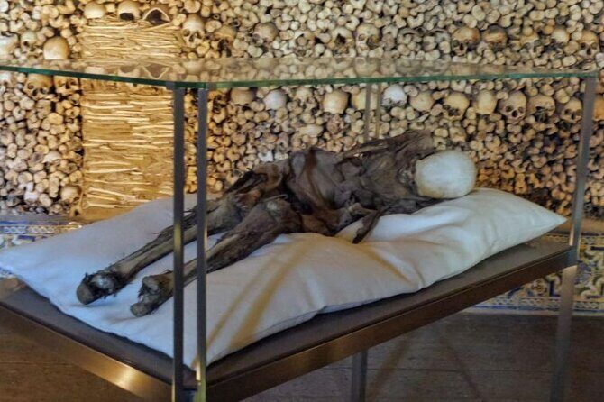 Skip the Lines & Sip the Wines: Évora’s Ultimate Walking Tour! - Chapel of Bones: your practical guide to the macabre finale