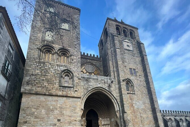 Skip the Lines & Sip the Wines: Évora’s Ultimate Walking Tour! - Walking comfort: heat, cobblestones, and guide timing
