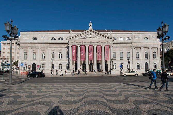 Small group Lisbon Walking Tour - The guide factor: why Inês-style hosting is a big part of the 5-star rating