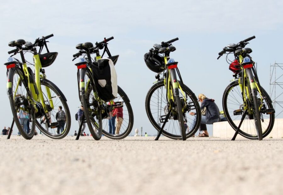 South Lisbon: 3-Hour Christ the King Electric Bike Tour - Ribeira das Naus to Cais do Sodré: From Shipyards to a Working Riverfront