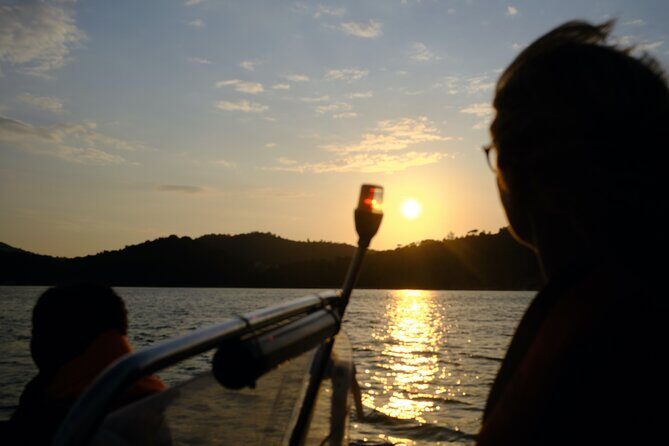 Sunset on a sailboat in Arrábida, Setúbal - The “sensorial” part: what the eco-protected coast really means for you