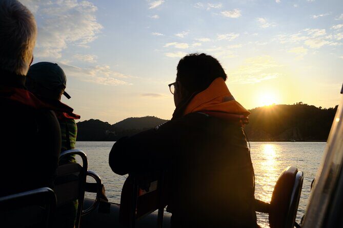Sunset on a sailboat in Arrábida, Setúbal - Crew vibe: friendly navigation without fuss