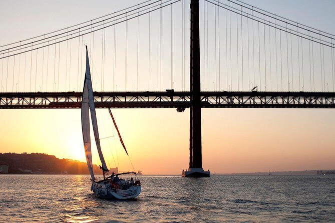 Sunset Sailing Tour On The Tagus River - What to pack for a Tagus sunset: comfort first, photo skills second
