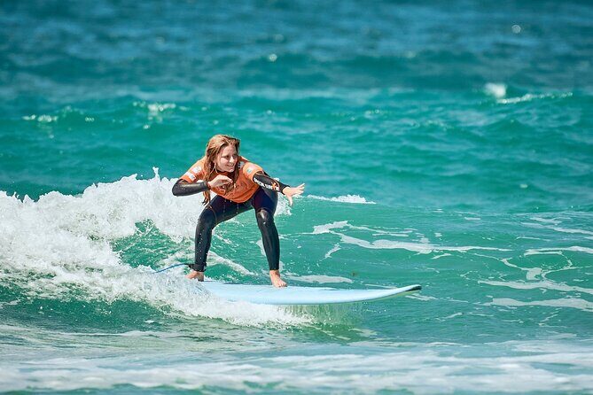 Surf Courses In Peniche and Baleal Portugal - Equipment and comfort: Wetsuit, surfboard, lockers, insurance