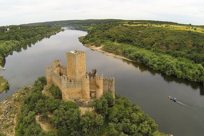 Templar Knights: Tomar and Almourol Castles Full Day Private Tour - Castelo de Almourol: A Castle That Feels Like It’s on a Postcard