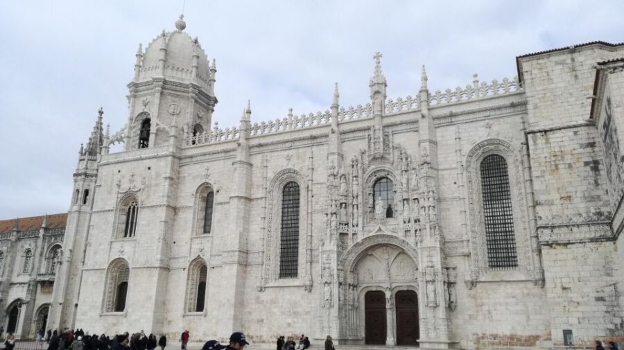 The Best Guiding visit to Jeronimos & Tiket included - Jerónimos Monastery in Belém: why this tour is timed right