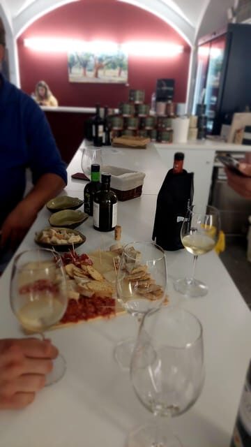 The Roman Tour & Wine tasting. - The 3-hour guided walk: Roman traces you’ll actually notice