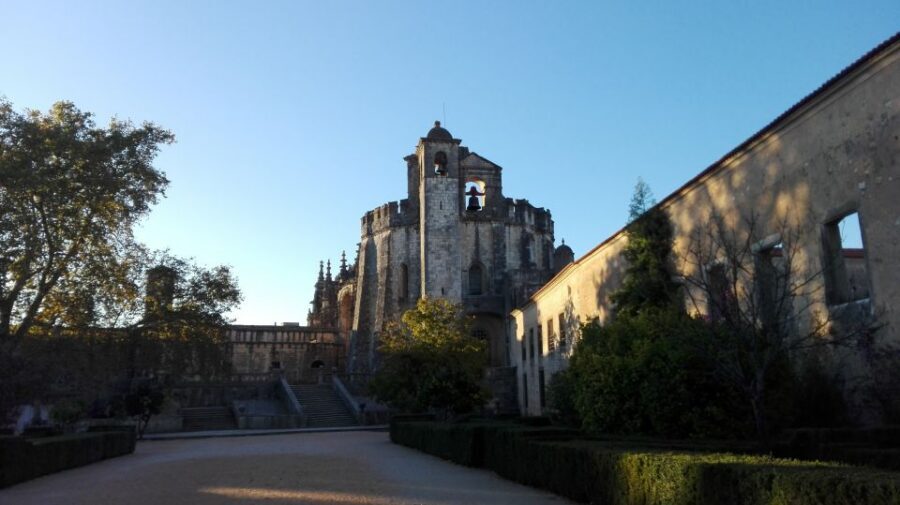 Tomar, Batalha and Alcobaca Private Tour - Guides Make the Difference: What Vera and Gonçalo Represent