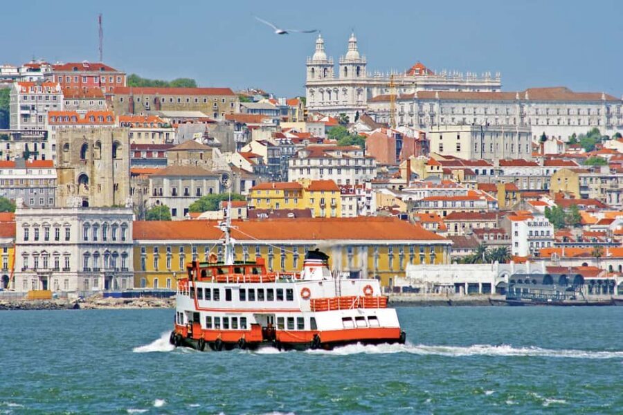 Total Lisbon Experience Walking Tour with Seafood Lunch - Hotel Mundial to Martim Moniz: getting your bearings fast