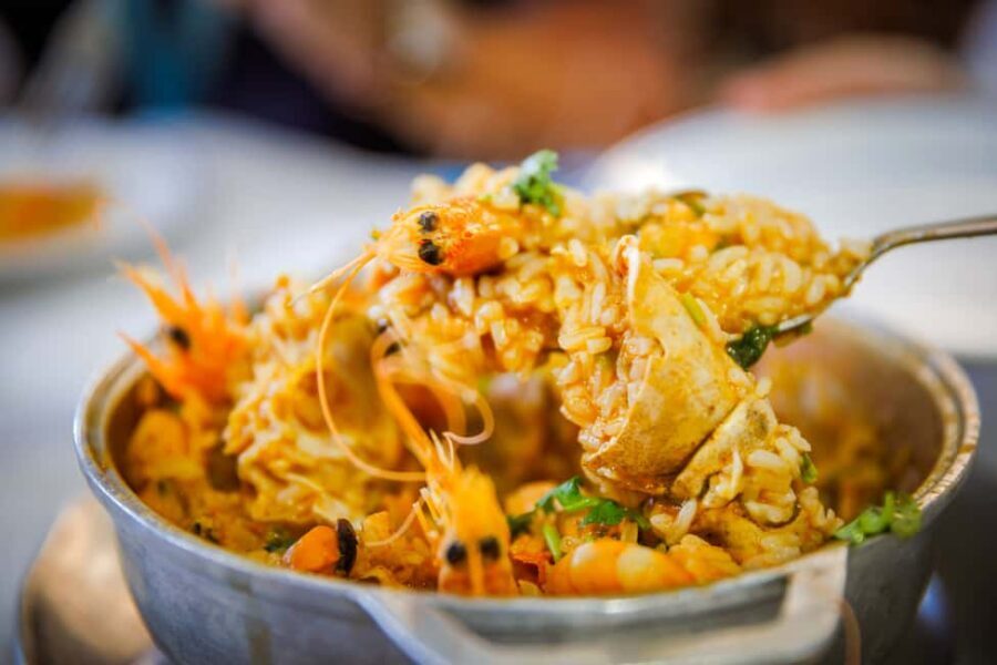 Total Lisbon Experience Walking Tour with Seafood Lunch - Mouraria’s narrow lanes: moorish roots, Fado stories, and that local bakery moment