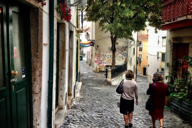 Tour del Castillo y Alfama - Alfama’s Magic Is in the Streets, Not the Staged Views