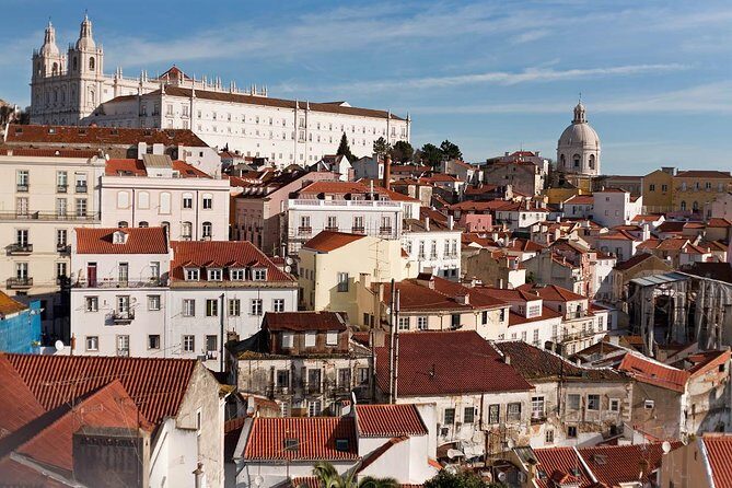 Tour del Castillo y Alfama - Starting at Praça do Comércio: Easy Meet-Up, Real Orientation