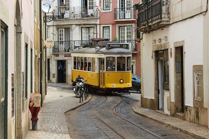 Tour of Lisbon - Avenida da Liberdade to 25 de Abril: From Earthquake Rebuild to the River