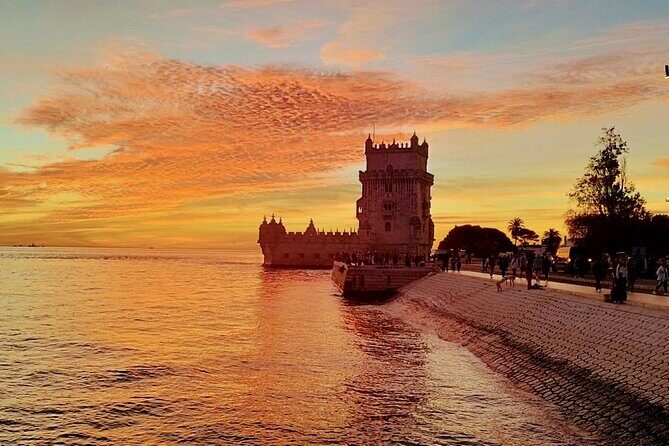 Tour Tuk Tuk Lisbon-Belem 4 H Free Pick-up - First stop: Lisbon Cathedral and why it matters more than you think