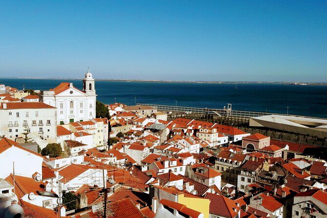 Tour Tuk Tuk Lisbon-Belem 4 H Free Pick-up - Tuk tuk comfort, rain, and how to get better photos