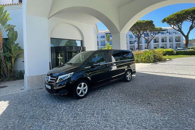 Transfer from Lisbon Airport to Lisbon city - From gate to Lisbon street: what this transfer actually does