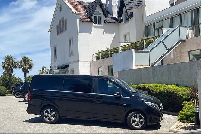 Transfer from Lisbon Airport to Lisbon city - Finding your driver after landing: the meeting-point game plan