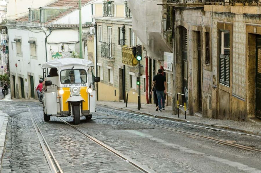Travel to the Medieval part of Lisbon by Tuk Tuk - Tuk tuk timing: How a 1-hour medieval loop really works