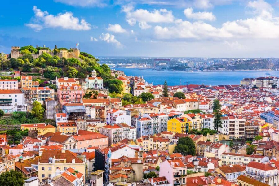 Travel to the Medieval part of Lisbon by Tuk Tuk - Pickups at Restauradores Square or Hard Rock Cafe Lisbon: start smoothly