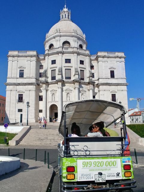 Tuk Tuk Lisbon: 3H00 Lisbon Charms - Private group comfort: up to 6 people, with winter and rain protection