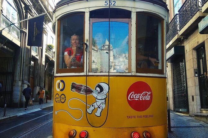 Tuk tuk Lisbon a discovery à la carte without fatigue. Lisbon differently.01 - Padrão dos Descobrimentos: maritime routes without the museum fatigue