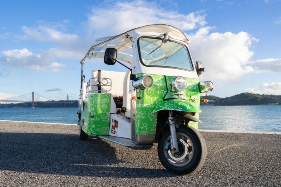 Tuk Tuk Lisbon: Lisbon Iconic Highlights 1.5-Hour - From Restauradores to Rossio: the route that hits the big names