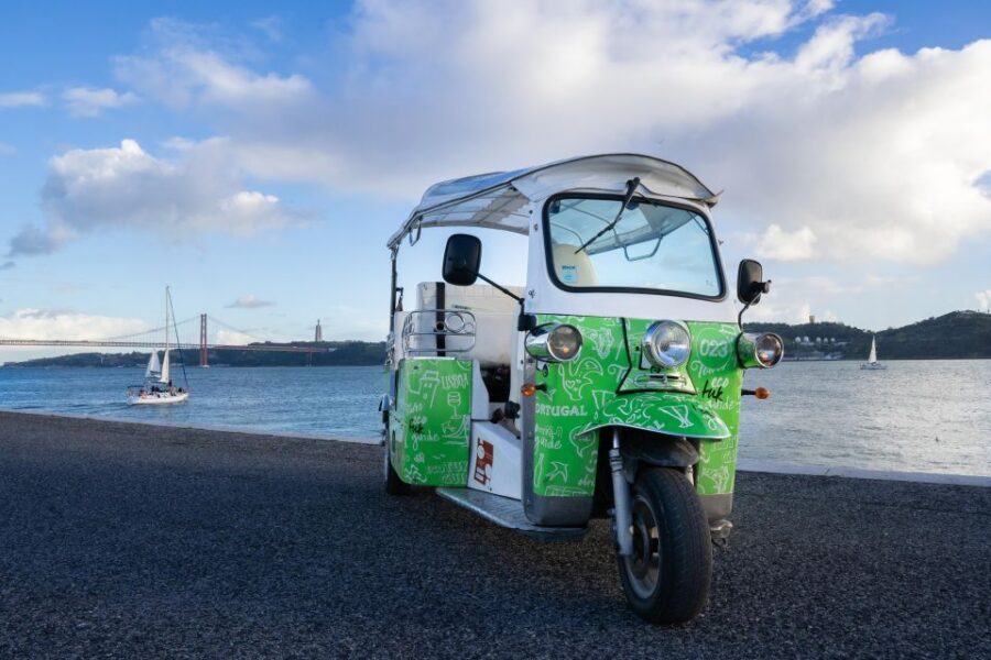 Tuk Tuk Lisbon: Street Art 2-Hour - The Route: How Each Stop Builds the Street Art Story