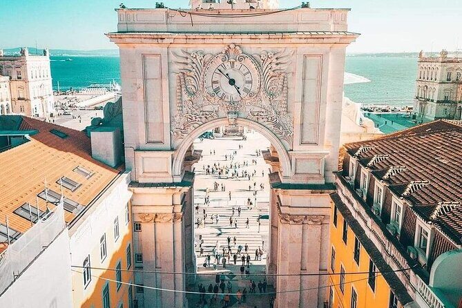 Tuk-Tuk Lisbon Tour 1 - 3hours - The route starts at Praça do Comércio, then climbs into old Lisbon