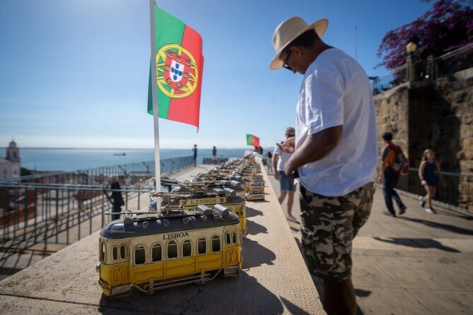 Tuk Tuk's Private Tourist Circuits in Lisbon - Stop 1: Lisbon District for Quick Orientation